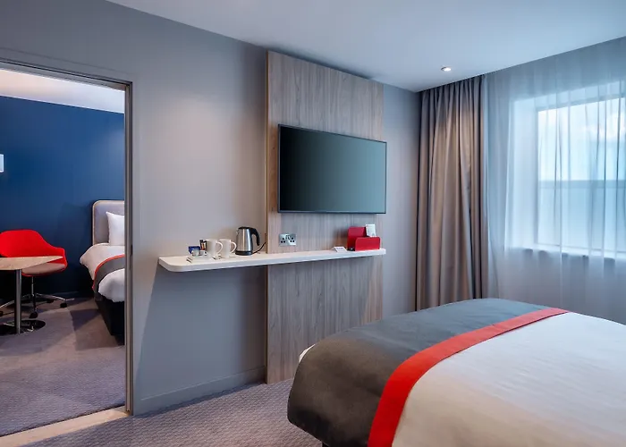 Holiday Inn Express - London Heathrow T4 By Ihg